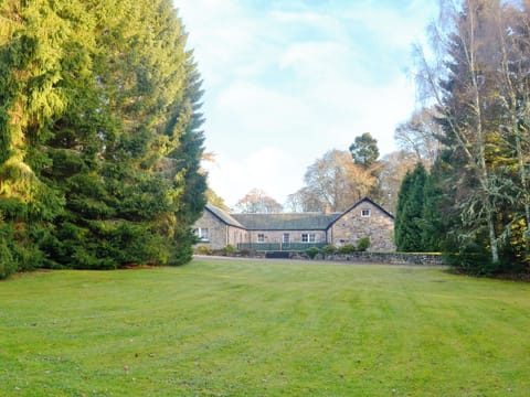 Exterior | Ladybird Cottage, Scaniport, nr. Inverness