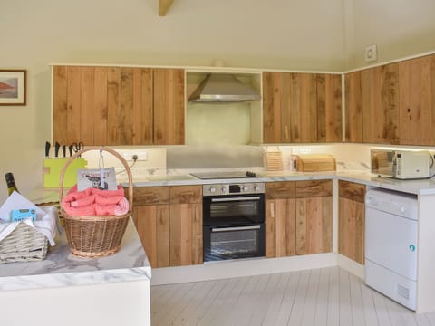 Well equipped kitchen | Fossils’ End, Chickerell, near Weymouth