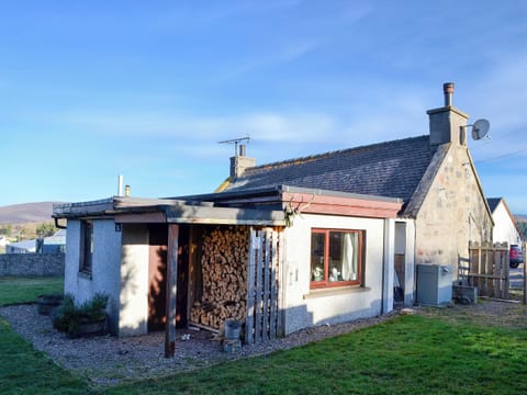 Exterior | Honey Cottage, Auchnarrow, near Tomintoul