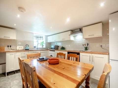 Kitchen/diner | Billow Farm Annexe, Breadstone, Vale of Berkeley