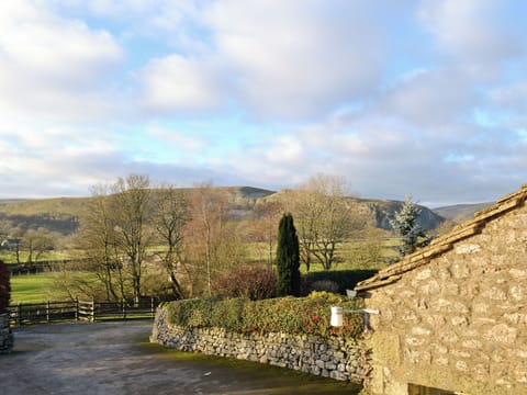 View | Tophams Laithe, Conistone with Kilnsey, Grassington