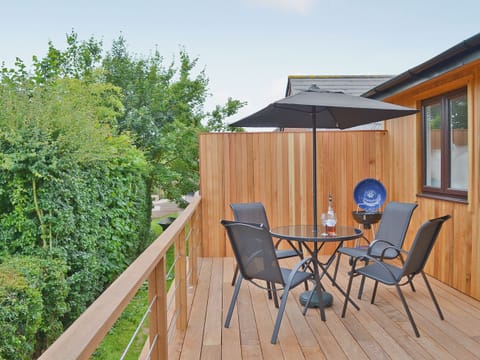 Sitting-out-area | The Cabin, Yarhampton, Stourport-on-Severn