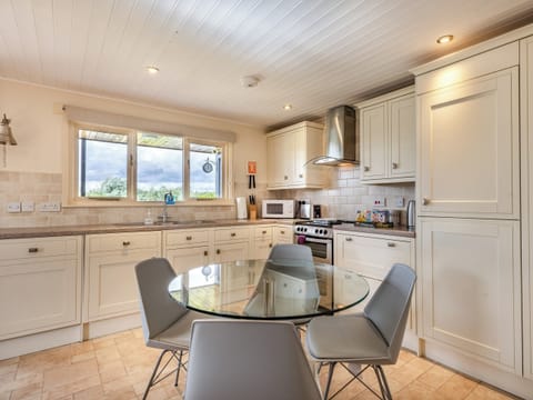 Kitchen | Sunset Lodge, Brundall, near Norwich