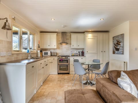 Open plan living space | Sunset Lodge, Brundall, near Norwich
