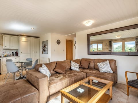 Open plan living space | Sunset Lodge, Brundall, near Norwich