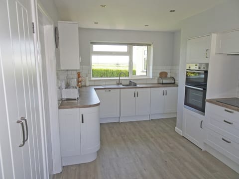 Kitchen/diner | Tregoona, Crantock, near Newquay