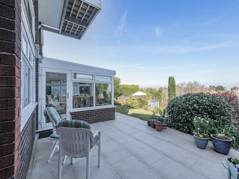 Sitting-out-area | The Lookout, Cockington, near Torquay