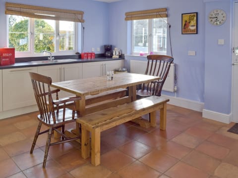 Dining area in kitchen | Granary Cottage, Tattingstone, near Ipswich