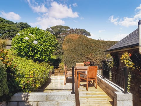 Outdoor | The Old Dairy, Mount Hawke