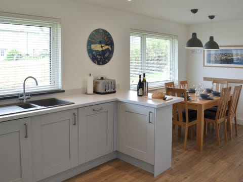 Kitchen and dining area | Moonraker, Port Isaac, near Wadebridge