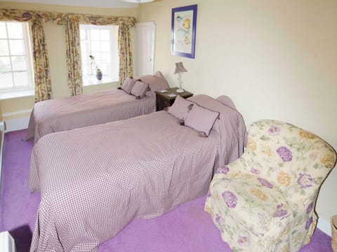 Twin bedroom | The Plover - Blakeney Quayside Cottages, Blakeney, near Holt