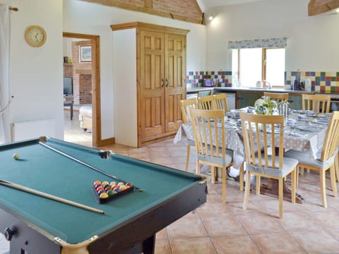 Room for a pool table in the kitchen/diner | The Coach House, Somersal Herbert, near Ashbourne