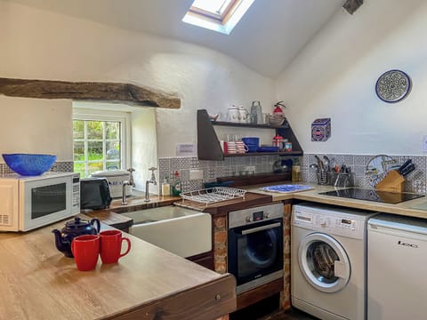 Well-appointed kitchen | Birkerthwaite Stable - Birkerthwaite Cottages, Eskdale