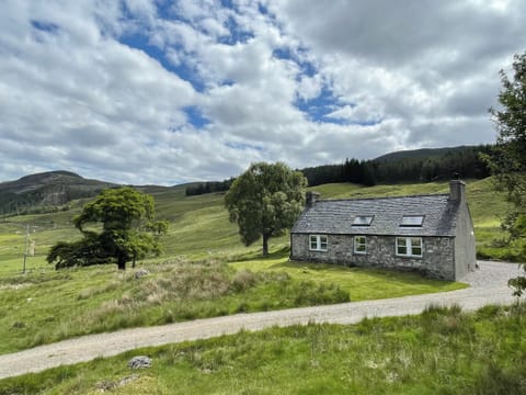 Exterior | Glacour Studio - Strathconon Cottages, Strathconon, Muir of Ord