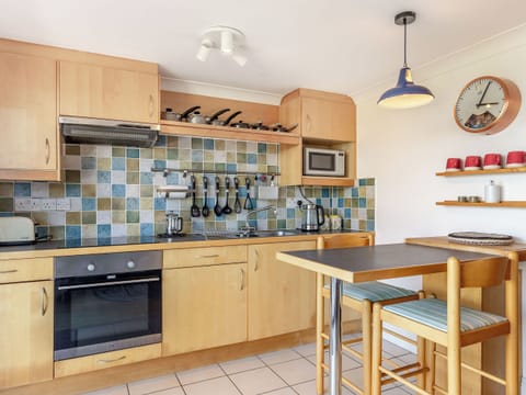 Kitchen/diner | Studio Sea Urchin, Carbis Bay, near St Ives