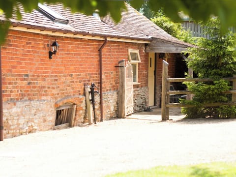 Exterior | Rye Court Cottage, Berrow, nr. Malvern