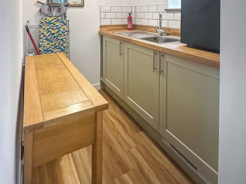 Kitchen | Ostlers, Boscastle