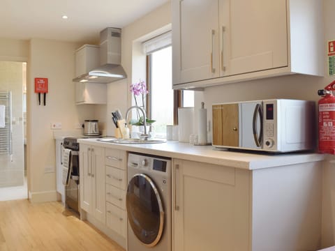 Well equipped kitchen area | The Lodge at Elmley Meadow, Elmley Castle, near Pershore