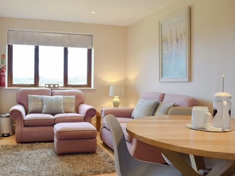 Attractive open plan living space | The Lodge at Elmley Meadow, Elmley Castle, near Pershore