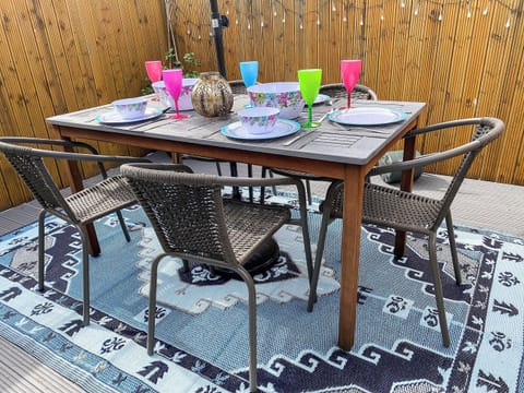 Decking | Jasmin&rsquo;s Retreat, Thornton-Cleveleys, near Blackpool