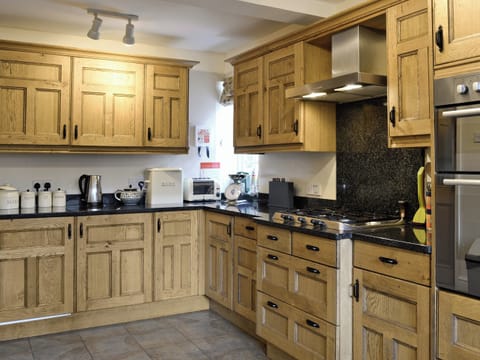 Kitchen | Trem Yr Ynys, Betws-y-Coed