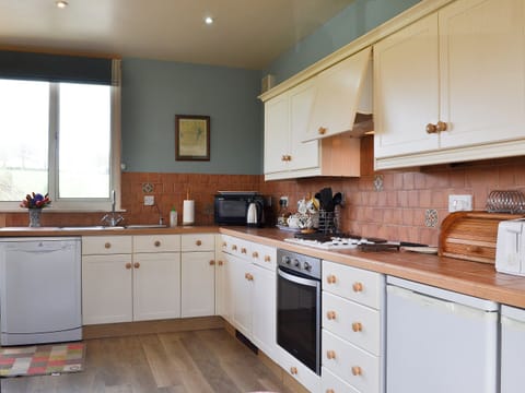 Well-appointed kitchen | Bugatti House, Bosbury, near Ledbury