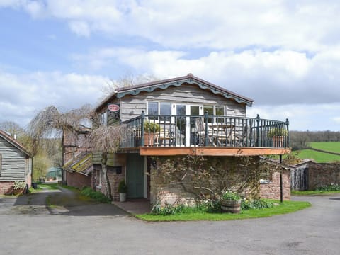 Delightful lodge-style holiday accommodation with fantastic balcony | Bugatti House, Bosbury, near Ledbury