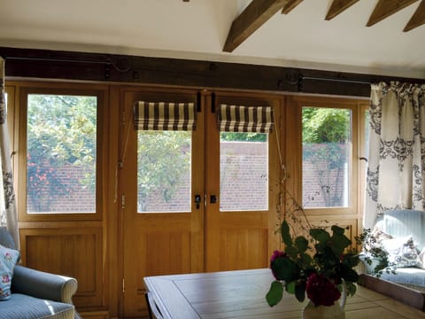 Comfy living room | Cornflower Cottage - Wildmore Cottages, New York, near Boston