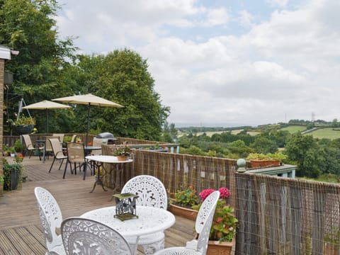 Balcony | Woodend Bungalow, Huthwaite, nr. Sutton-in-Ashfield