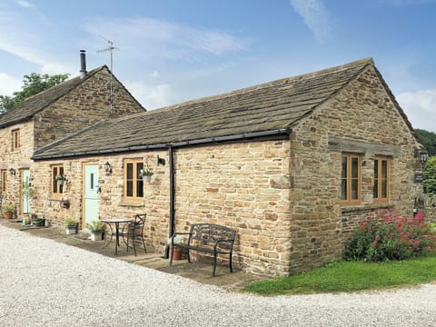 Exterior | Green Farm Cottages - The Old Cow Shed - Green Farm Holiday Cottages, Cutthorpe, near Chesterfield