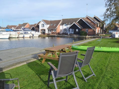Outdoor area | David&rsquo;s Island, Wroxham
