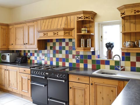 Well equipped kitchen | Somersal Farmhouse, Somersal Herbert, Ashbourne