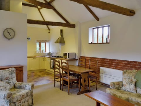 Open plan living/dining room/kitchen | The Cowshed, Blofield, near Norwich