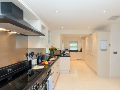 Spacious and sociable kitchen | The Lodge, North Duffield, near York