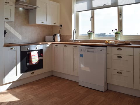 Kitchen | Roundhill, near Chipping Warden