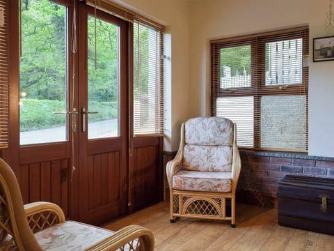 Sunroom | Yr Efail Argoed, Llanddowror, nr. Laugharne