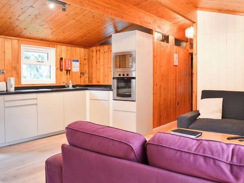 Open plan cabin-style living | Cedar Lodge, Charlcot, near Masham