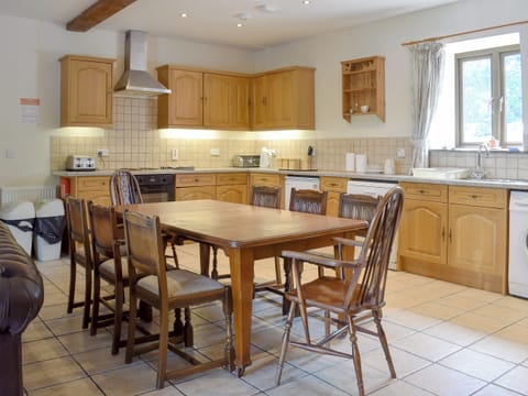 Delightful kitchen/dining area | Grisedale Coach House, Threshfield, near Grassington