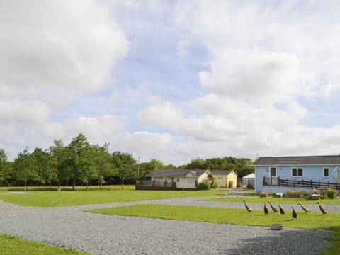 Attractive holiday homes in extensive grounds | Willow, Walnut - Thornbury Holiday Park, Woodacott, near Holsworthy