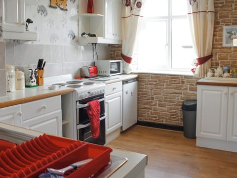 Spacious kitchen | Dairy Cottage, Barnstaple