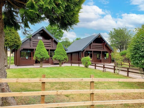 Exterior | Dontra Log Chalet 2 - Dontra Log Chalets, Banavie, near Fort William