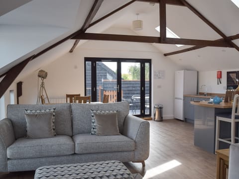 Open plan living space | Derby’s Loft, Beccles, near Gillingham
