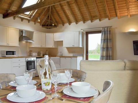 Stylish open-plan living space with fitted kitchen - Attached cottage | Barley Edge - Brockholme Barns, Hornsea