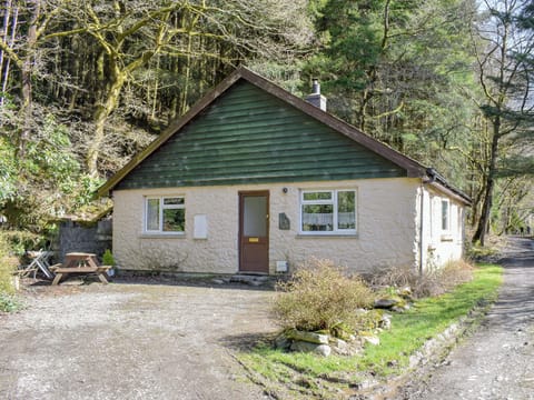 Charming holiday home | The Glen, Pontrhydygroes, Devils Bridge