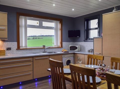 Kitchen and dining area | Bankhead Cottage, Aberdour, near Edinburgh