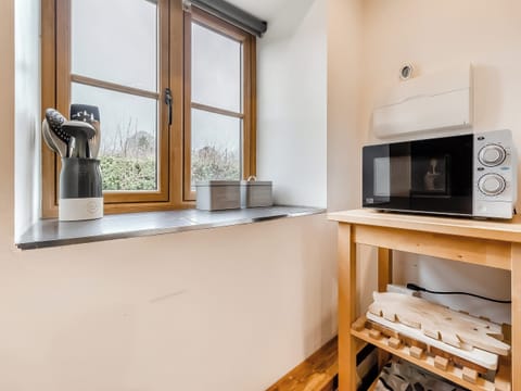 Open plan living space | The Pig Sty - Green Farm Holiday Cottages, Cutthorpe, near Chesterfield