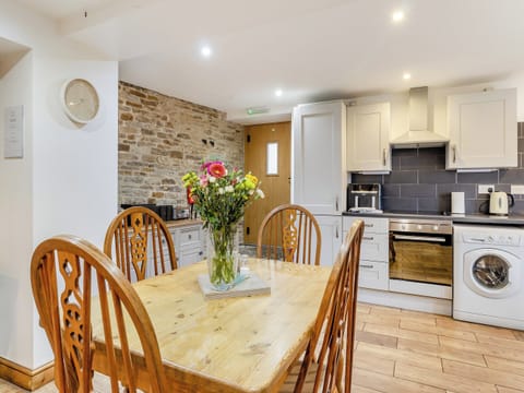 Open plan living space | The Pig Sty - Green Farm Holiday Cottages, Cutthorpe, near Chesterfield