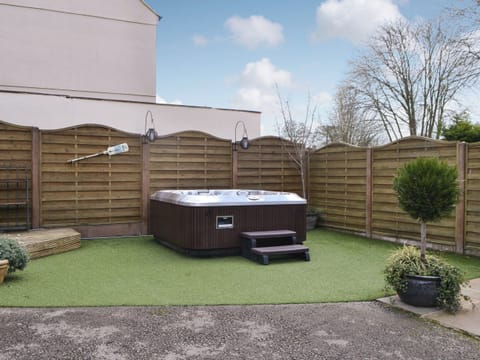 Hot tub | The Dun Cow, Bishop Middleham, near Durham
