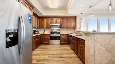 Phoenix Orange Beach 606 Kitchen