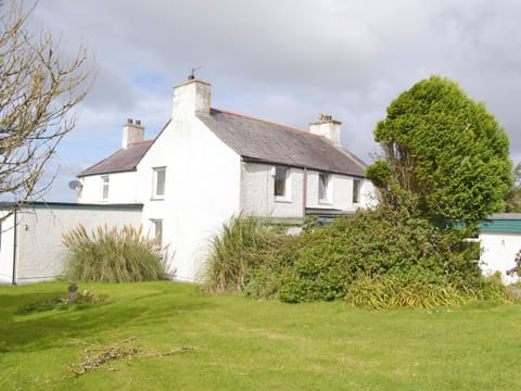 Lovely holiday home | Hen Ysgol, Llanfaethlu, Anglesey